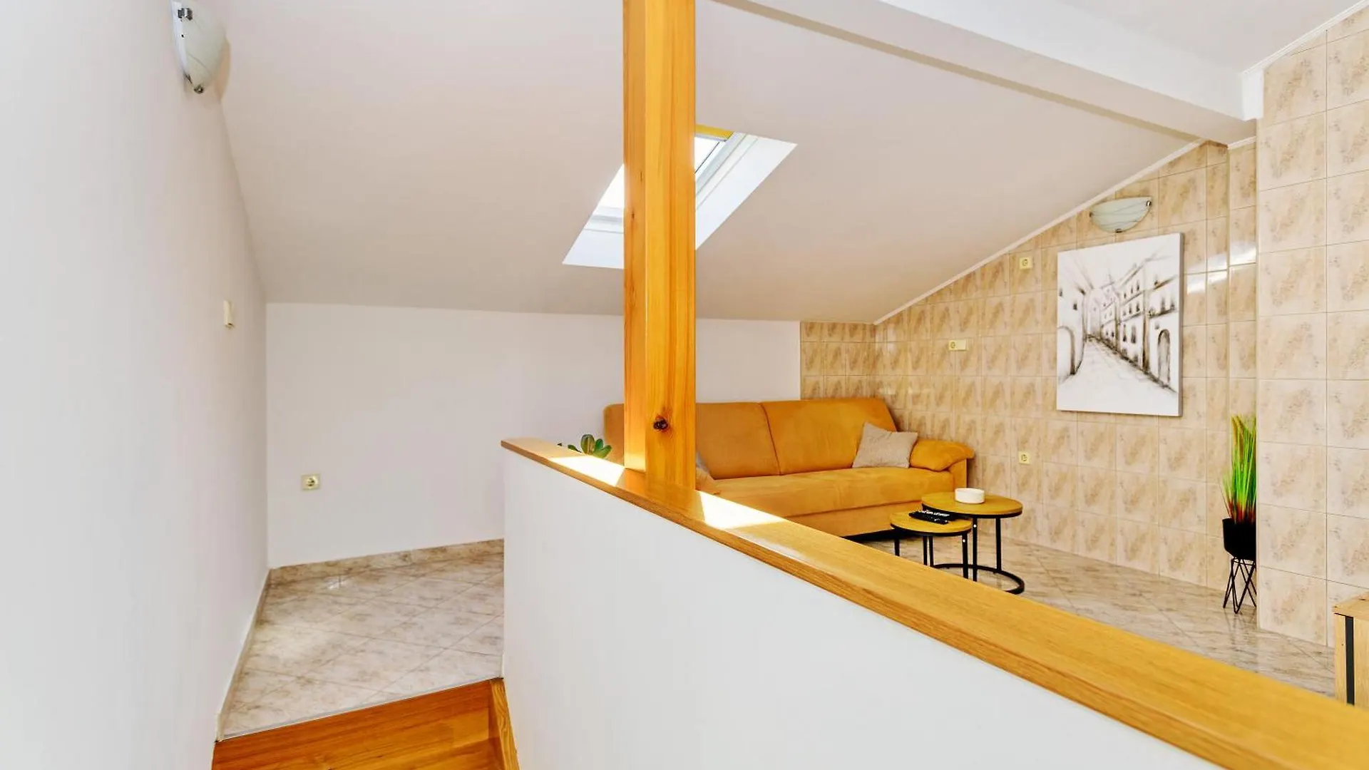 Duplex Apartment In Peaceful Area - زادار 0*,